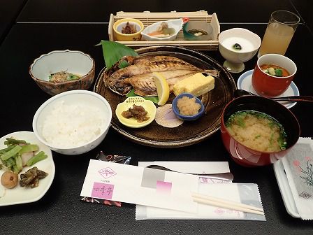 四季亭の朝食 繋温泉