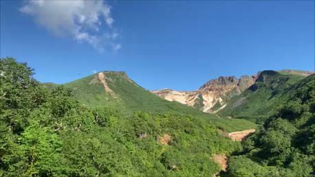 【スズキエブリイ北海道車中泊温泉旅最終回】北海道で一番高い場所にある宿の鉄の匂いプンプン2種類ある完全源泉かけ流し!「凌雲閣」(北海道十勝岳)