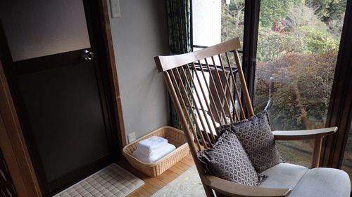 明礬温泉・岡本屋その2(温泉編)~青白色の掛け流し硫黄泉と名物プリン堪能(*^。^*)