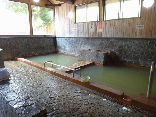 柴石温泉(別府温泉) 歴代天皇も湯治した、シンプルな名泉