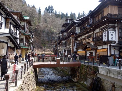 大正浪漫の雰囲気漂う銀山温泉と東北の伊勢・熊野大社 かみのやま温泉2日間 ②