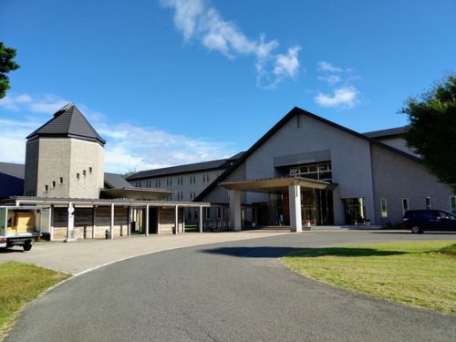 「休暇村 裏磐梯」茶褐色温泉。日帰り入浴もできます。〔福島県耶麻郡北塩原村〕
