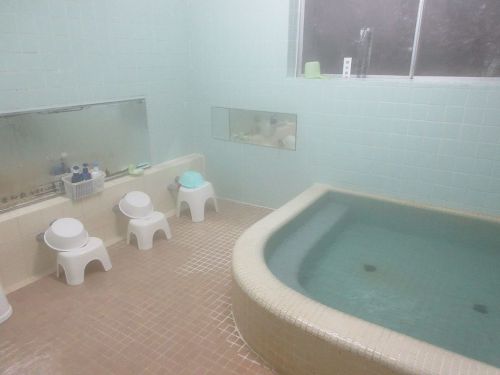 不動温泉 ②長時間の全身浴は注意です