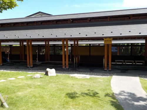 【飯坂温泉 旧堀切邸 手湯・足湯】源泉かけ流し