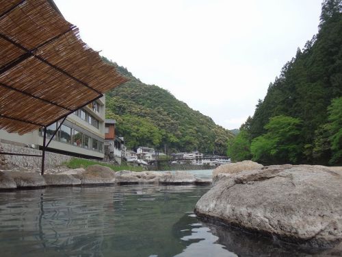 川湯温泉 みどりや ④川湯温泉の名物と言えば、川原の露天
