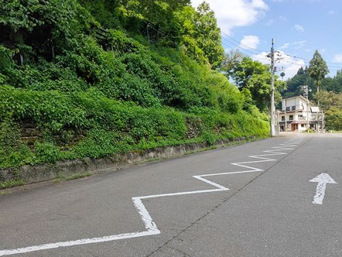 温泉駐車場の草刈りをしました