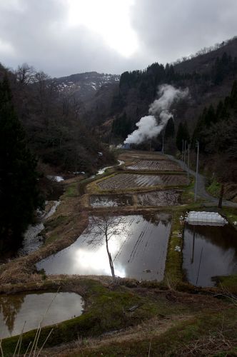 源泉はコンコンと…