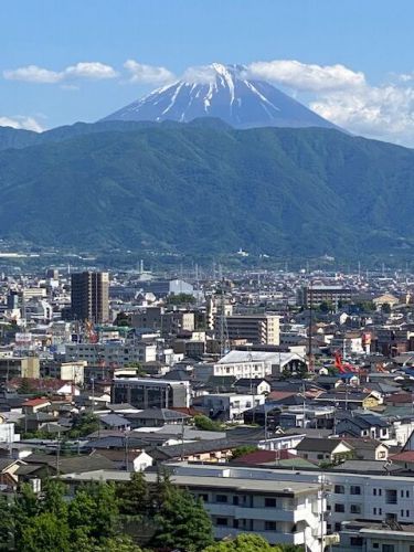 何故富士山に温泉がないのか?