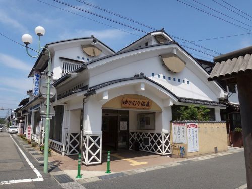ゆかむり温泉(岩美郡) さっぱりとした、熱い湯の共同浴場