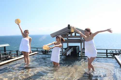 ■22.11/12(土)~13(日)…温泉アイドルと絶景露天風呂で混浴三昧!南知多リゾート温泉ツアー